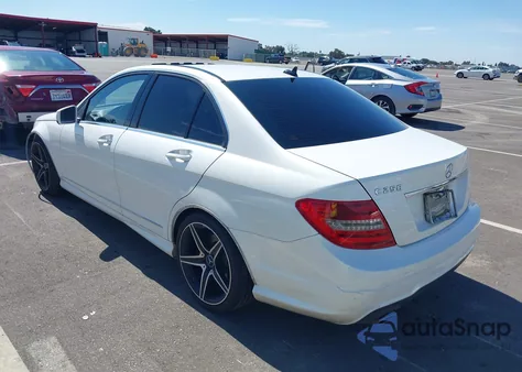 2013 Mercedes-Benz C 250 Sport from USA, damaged, VIN WDDGF4HB4DR278711